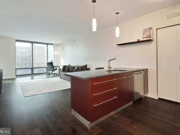 2101 Market Street 805, Philadelphia PA 19103