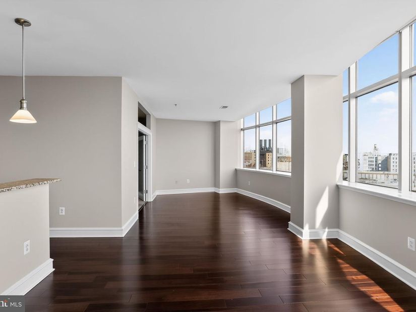 201 N 8TH Street 512, Philadelphia PA 19106