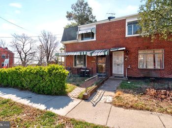 251 Nicholson Street NE