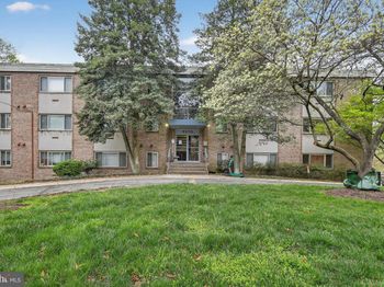 4570 Macarthur Boulevard NW