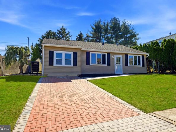 4421 Roselyn Lane, Bensalem PA 19020