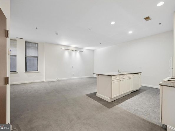 1001 Chestnut Street 205W, Philadelphia PA 19107