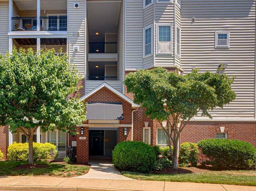 1530 Spring Gate Drive 9113, Mclean VA 22102