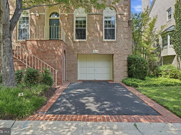 8904 Barrowgate Court, Potomac MD 20854