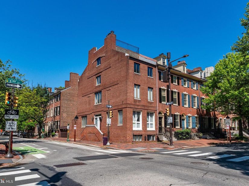 303 Spruce Street, Philadelphia PA 19106