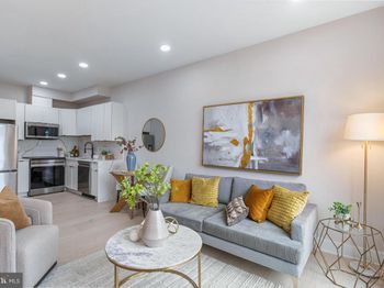 1516 East Capitol Street NE