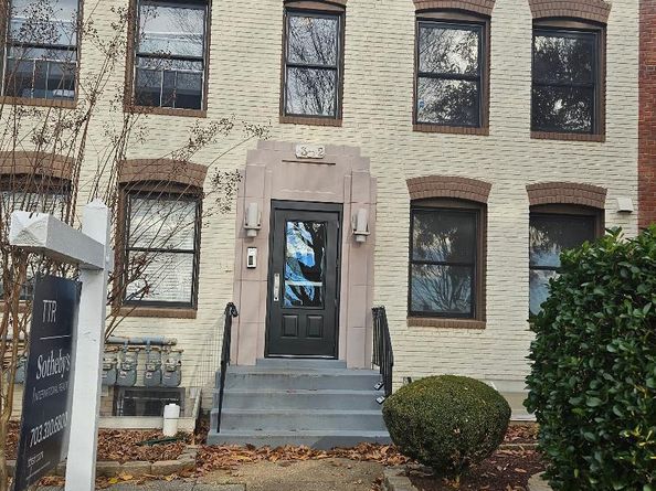 302 Oklahoma Avenue NE 102, Washington DC 20002