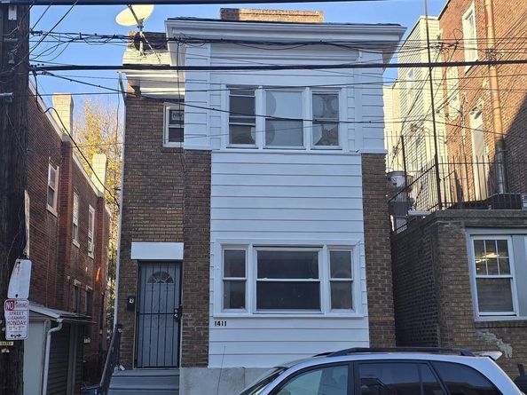 1411 W Loudon Street, Philadelphia PA 19141