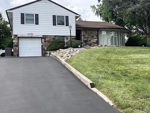 1180 Ballytore Road, Huntingdon Valley PA 19006