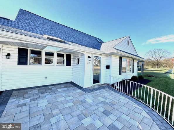 29 Hope Road, Levittown PA 19056