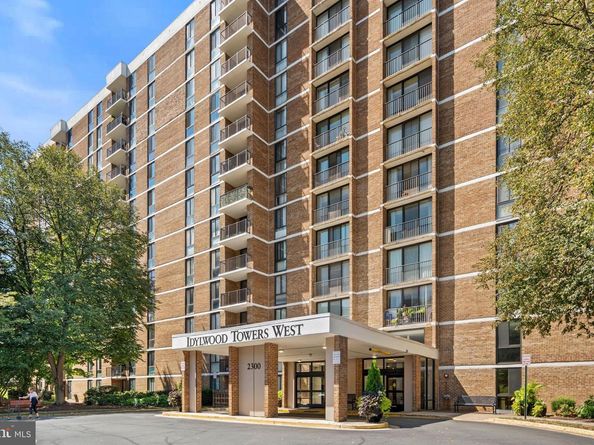 2300 Pimmit Drive 807, Falls Church VA 22043