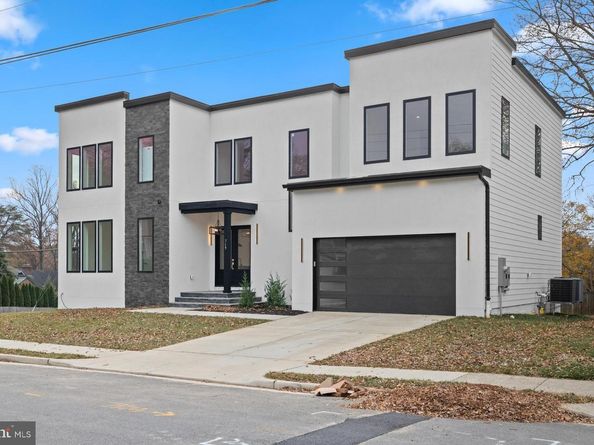 719 Meadow Lane SW, Vienna VA 22180