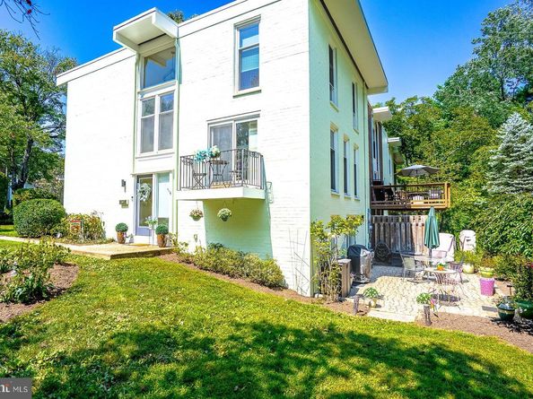 1640 Wainwright Drive, Reston VA 20190