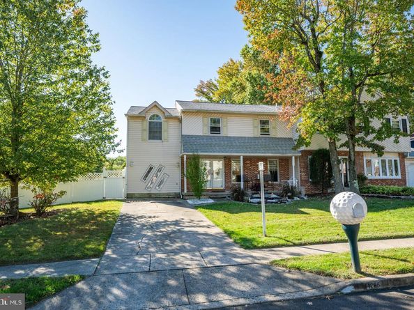 1265 Barclay Crescent, Yardley PA 19067