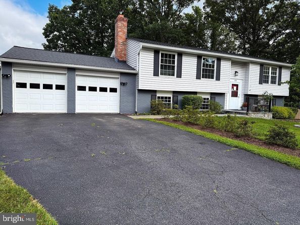 229 Applegate Drive, Sterling VA 20164