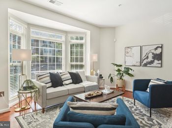 2506 Hurston Lane NE