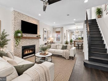 842 N 28TH Street