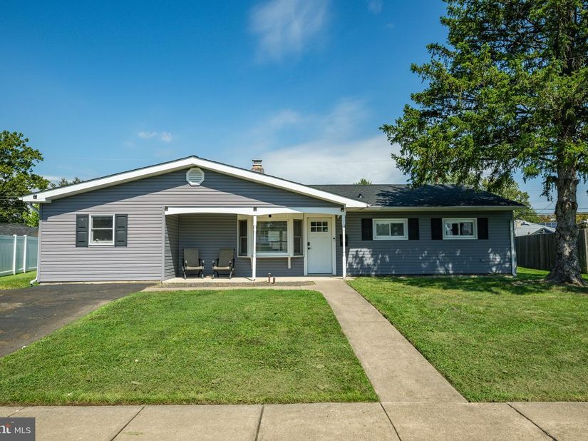 48 Beechtree Road, Levittown PA 19057