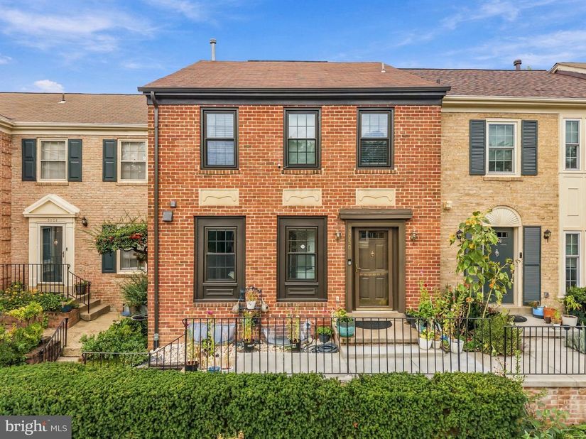 3050 Federal Hill Drive, Falls Church VA 22044