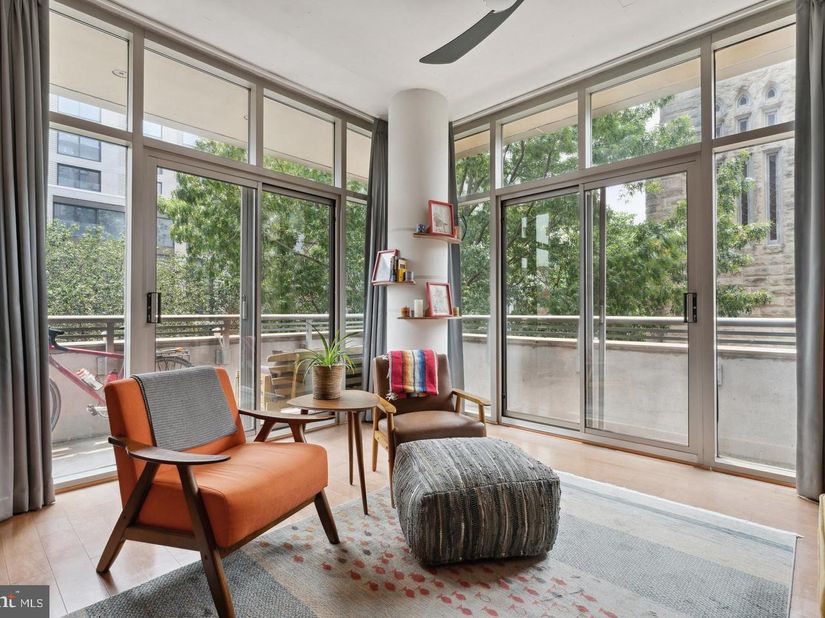 811 4TH Street NW 318, Washington DC 20001