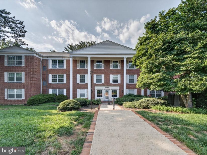 7680 Tremayne Place 311, Mclean VA 22102
