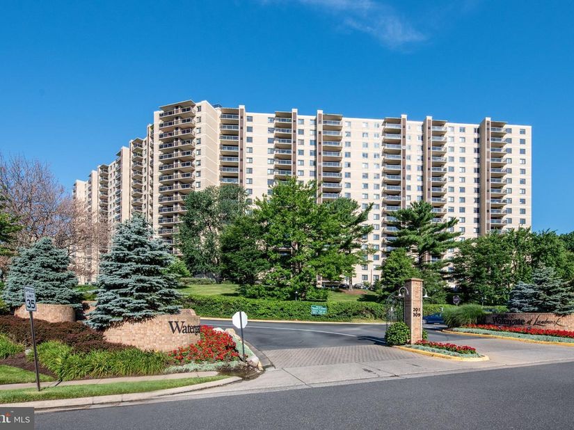 205 Yoakum Parkway 1711, Alexandria VA 22304