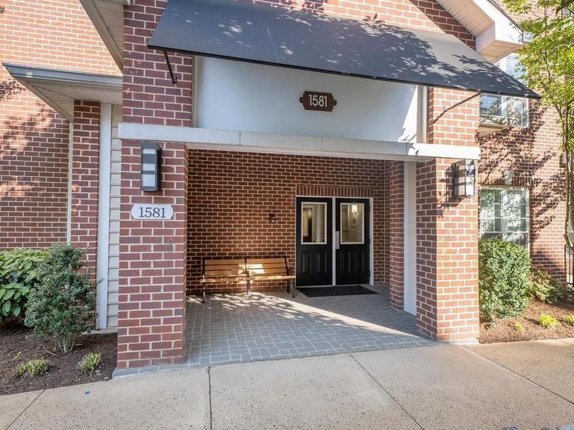 1581 Spring Gate Drive 5207, Mclean VA 22102