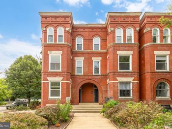 1447 E Capitol Street SE