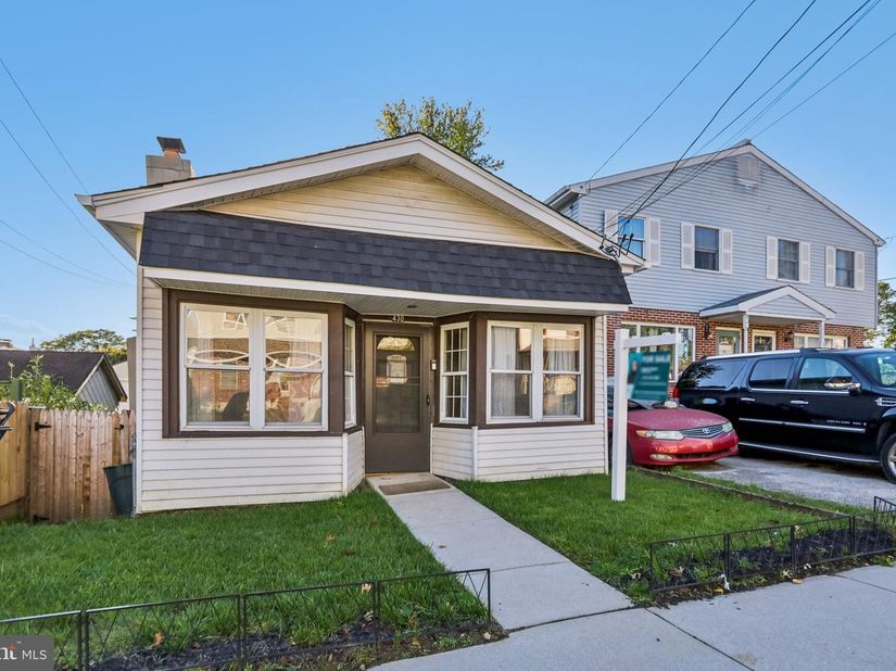 430 Charmont Avenue, Folcroft PA 19032
