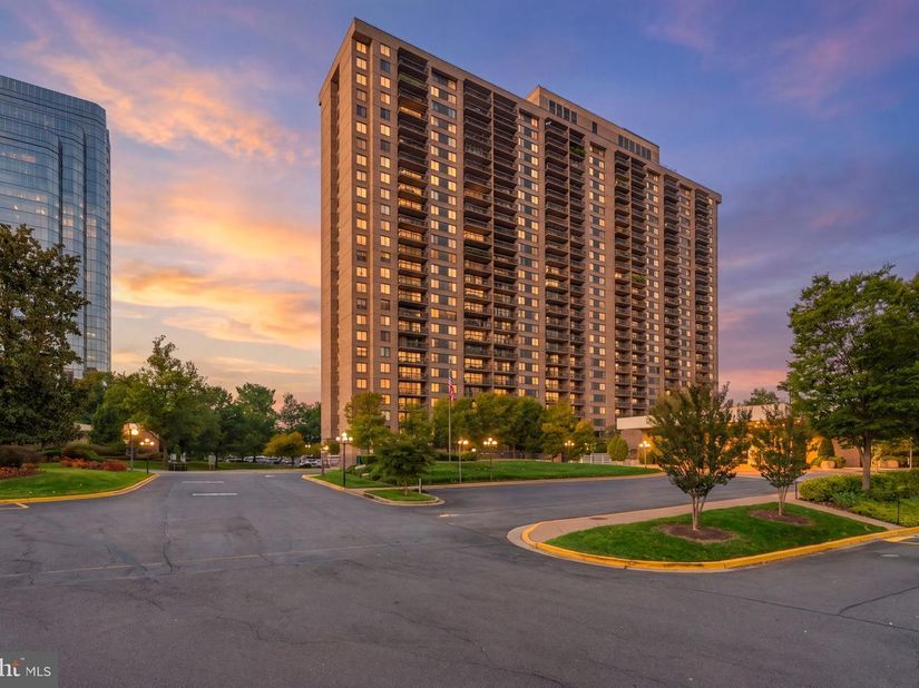 3701 S George Mason Drive 205N, Falls Church VA 22041