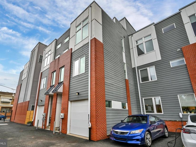 2517 E Cambria Street E, Philadelphia PA 19134