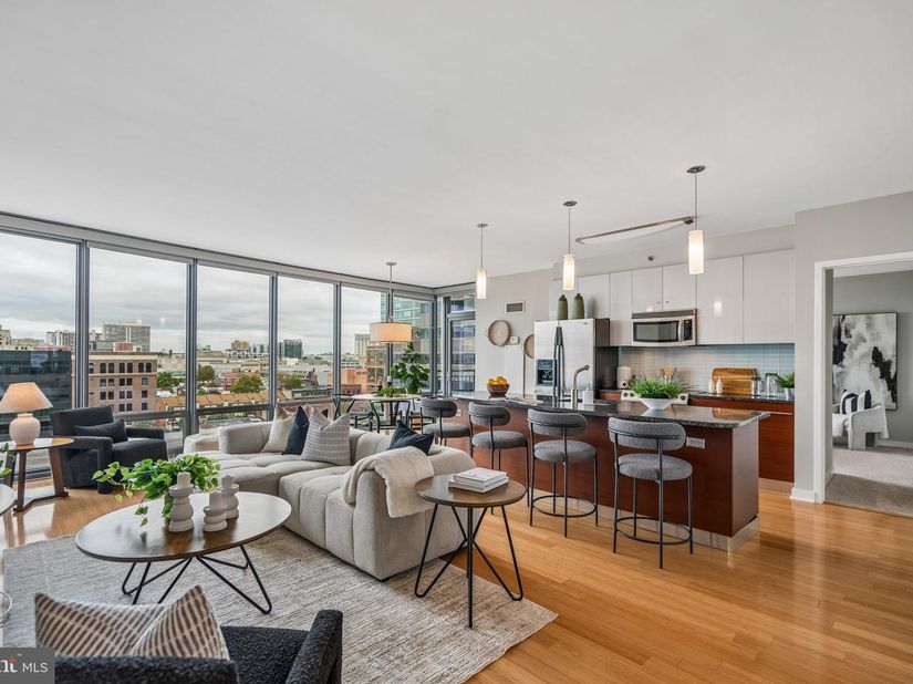 2101 Market Street 801, Philadelphia PA 19103