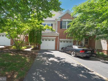 2392 S Whittmore