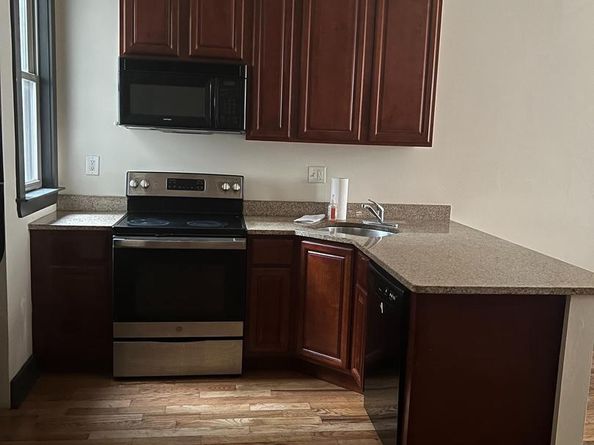 1905 W Diamond Street, Philadelphia PA 19121