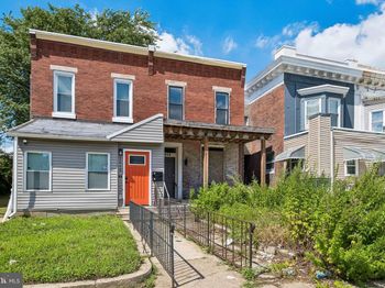 1613 W Erie Avenue