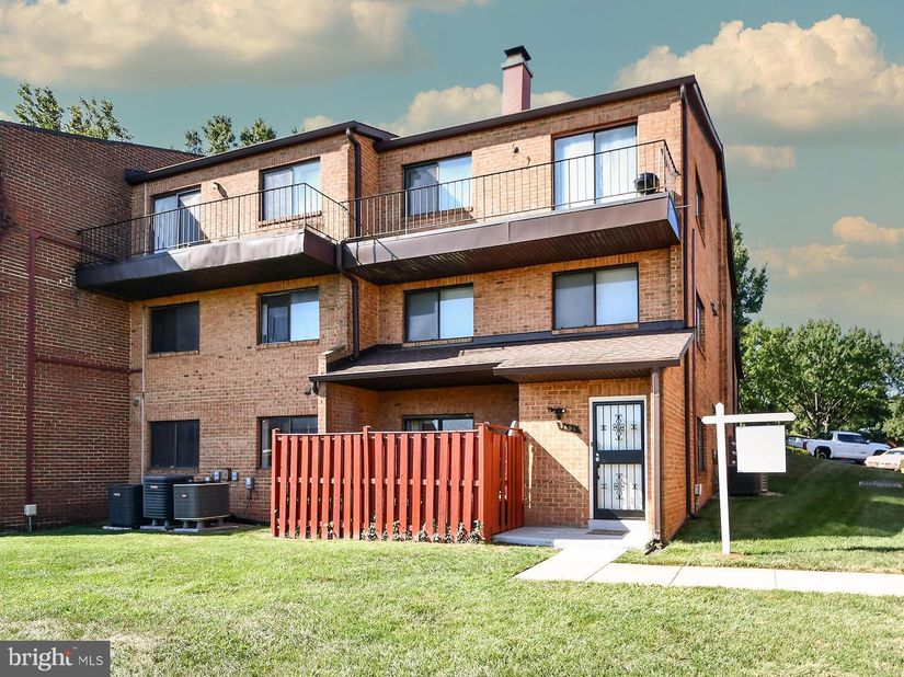 3481 Summit Court NE 3481, Washington DC 20018