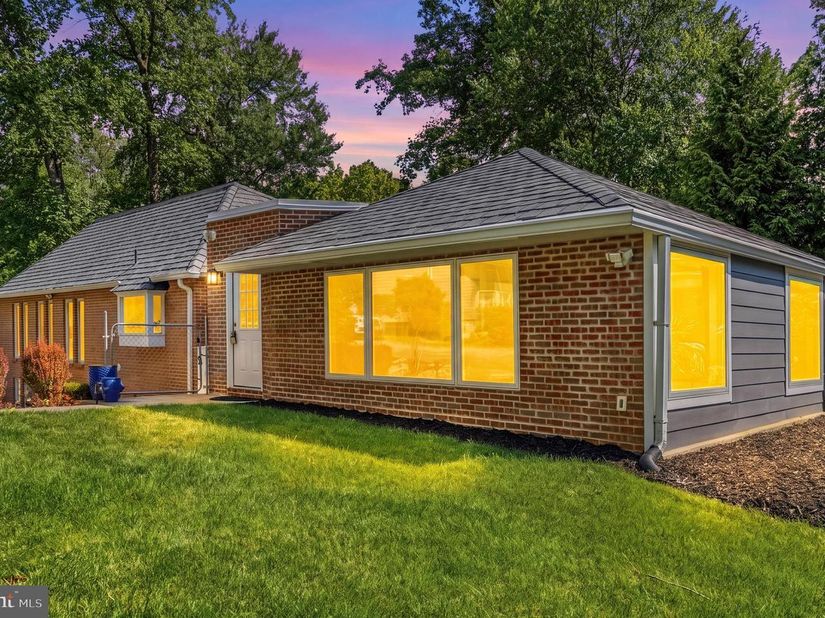 9416 Holbrook Lane, Potomac MD 20854