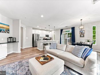 350 W Elm Street