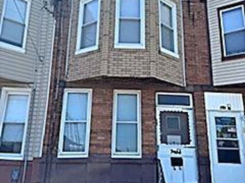 2012 E Glenwood Avenue, Philadelphia PA 19124