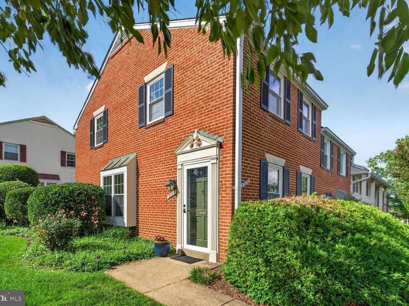 2306 N Dearing Street, Alexandria VA 22302