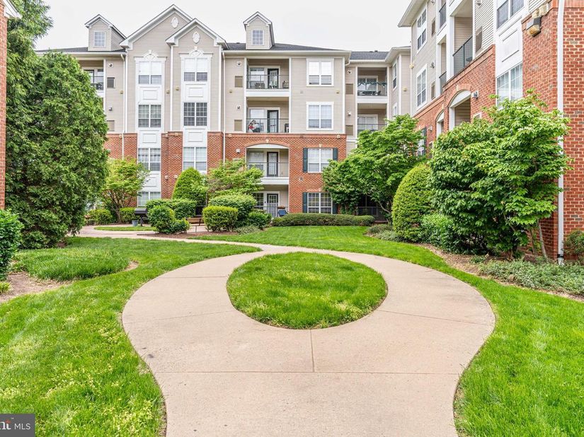 4850 Eisenhower Avenue 115, Alexandria VA 22304