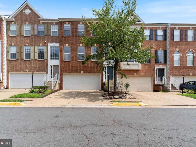 20804 Miranda Falls Square, Sterling VA 20165