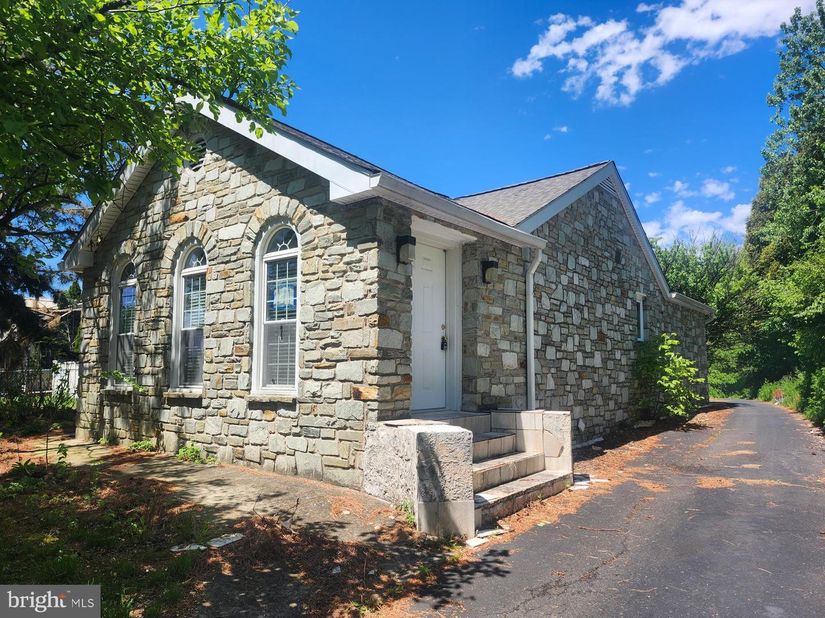 9956 Haldeman Avenue, Philadelphia PA 19115