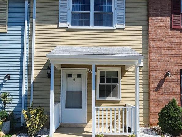 2815 Lee Landing Court, Falls Church VA 22043
