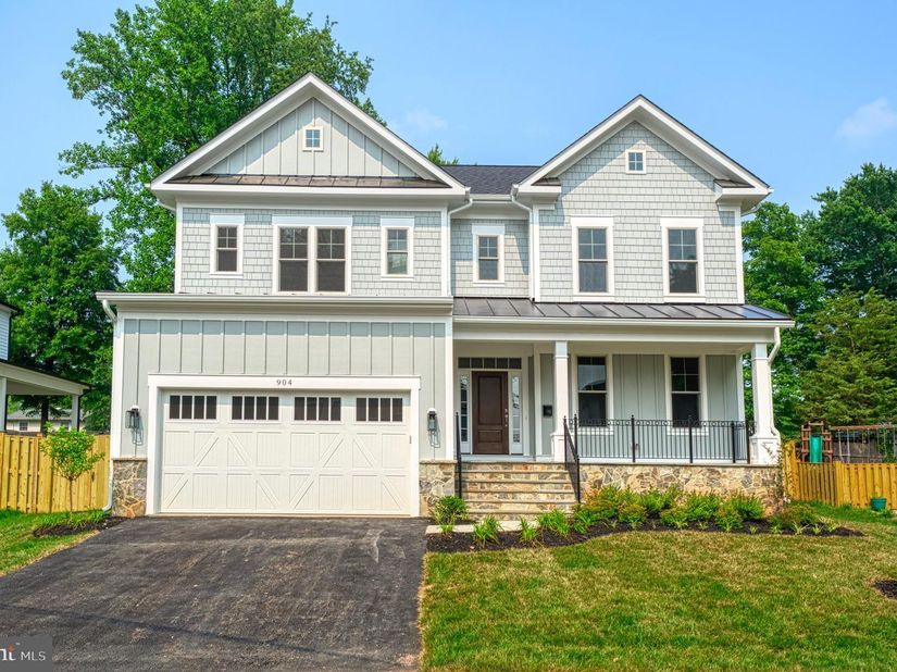 115 Saint Andrews Drive NE, Vienna VA 22180