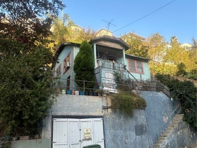 325 Museum, Los Angeles CA 90065