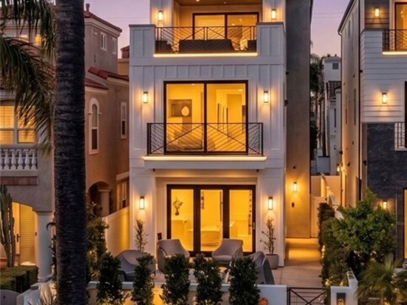 414 9th, Huntington Beach CA 92648