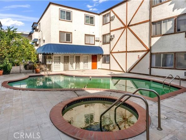 18530 Hatteras 226, Tarzana (los Angeles) CA 91356