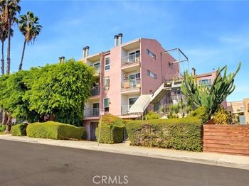 6525 La Mirada