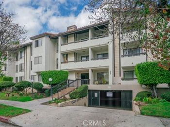 339 W Wilson